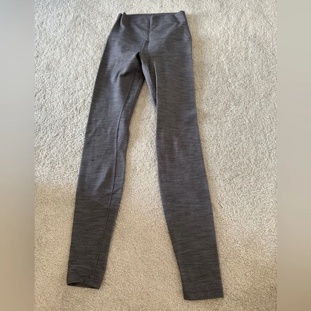 LULULEMON - Align High Rise Leggings - Grey - Size 4 - Excellent Condition - Picture 5 of 6